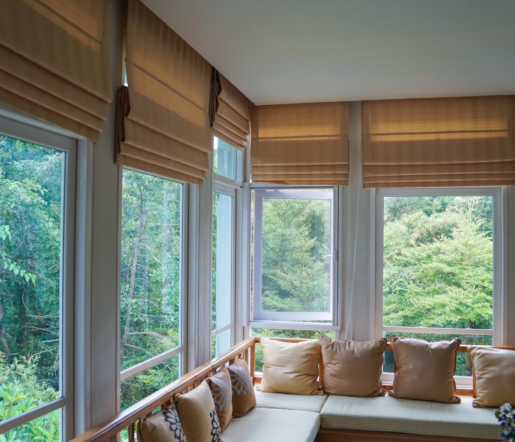 Venetian Or Roman Blinds - Discover The Better Option