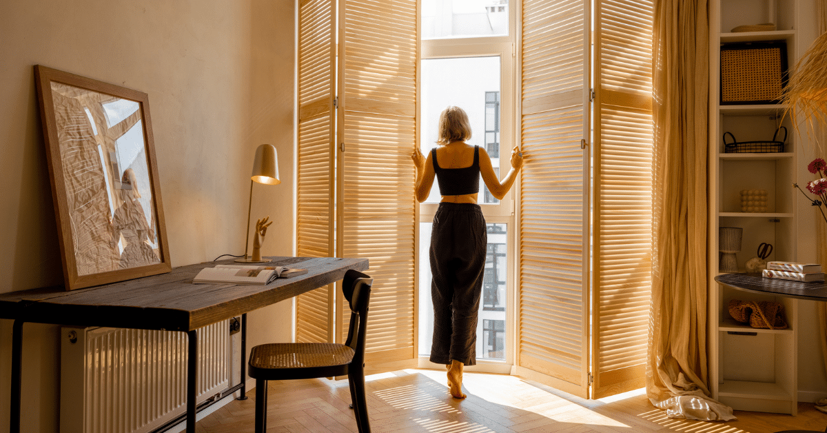 What Makes Tracked Shutters Ideal for Sliding Doors and Wide Openings